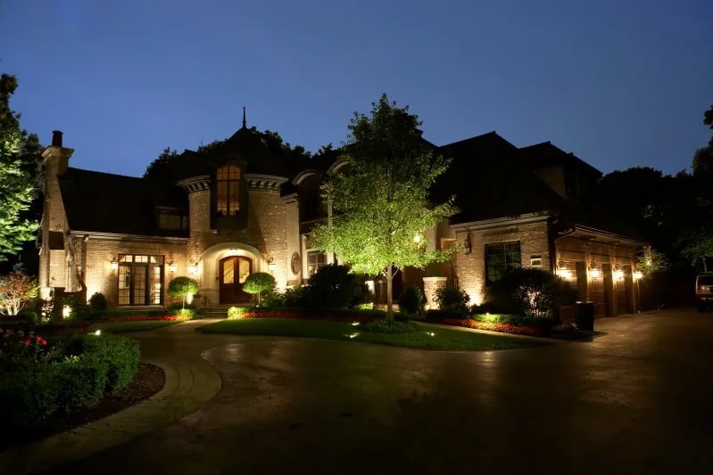 Holiday Outdoor Living Decoration Tips