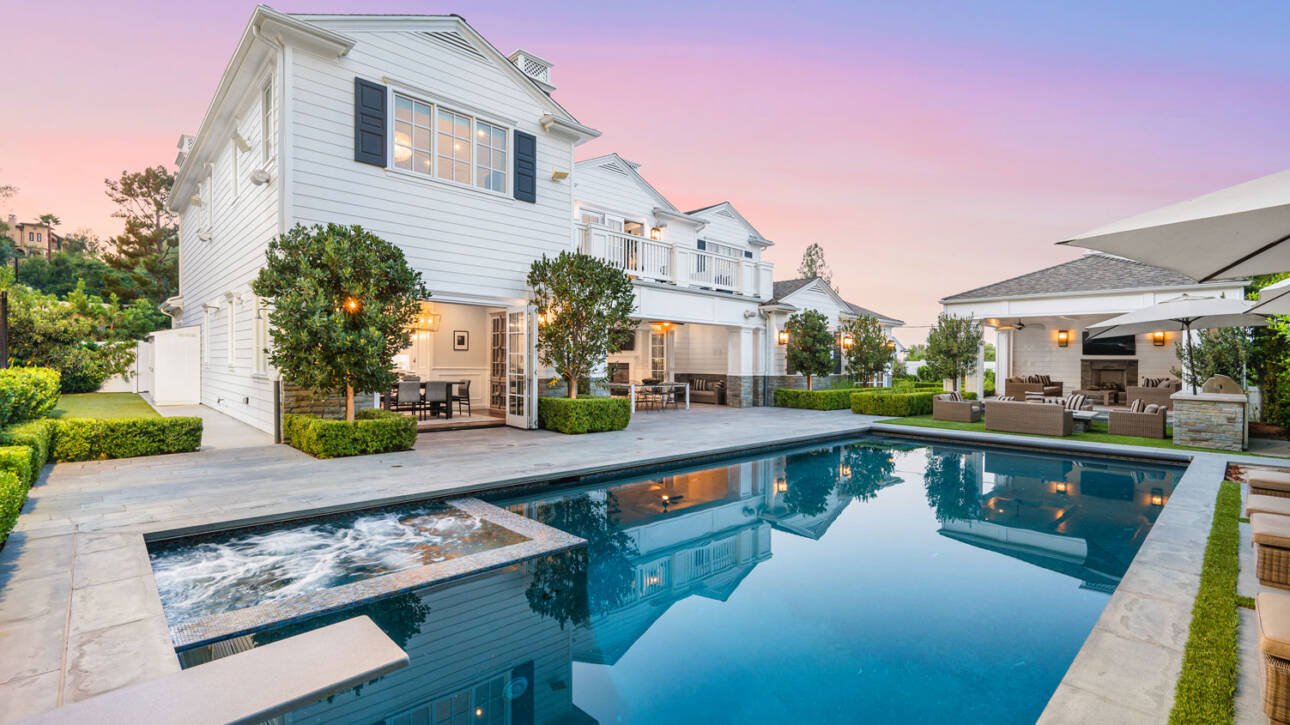 Premier Pool Builders in Massachusetts