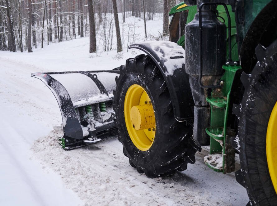 professional-snow-removal-services-Marblehead-MA