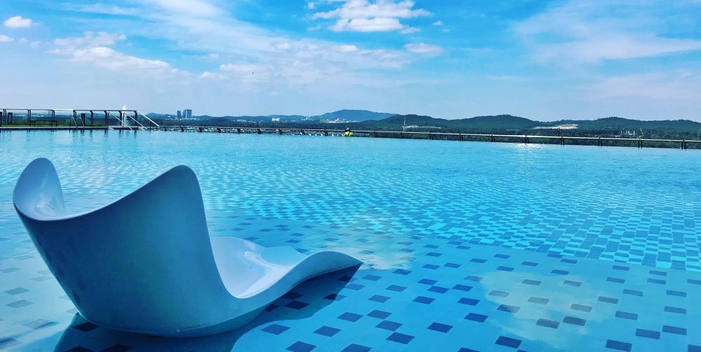 North-Shore-MA-Infinity-Pools-&-Vanishing-Edge-Pool-Designs