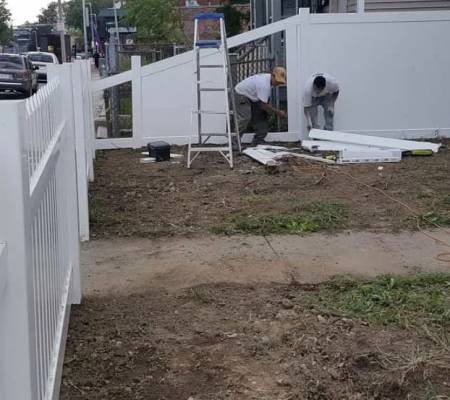 Vinyl-Fence-Installation-MA