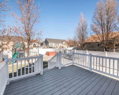 professional-outdoor-living-deck-builders-MA